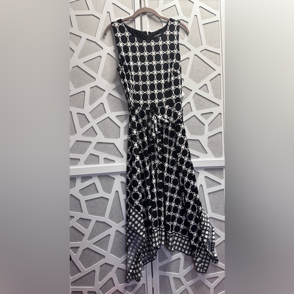 Roz & Ali Black and White Circle Pattern Maxi Dress